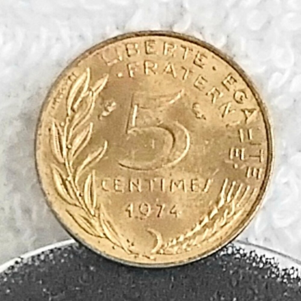 Circulated 1974 France 5 Centimes Coin Made of Copper/Aluminum/Nickel!!